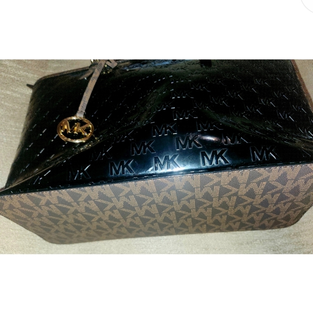 Michael Kors Black Patent Logo Tote - Picture 2 of 6